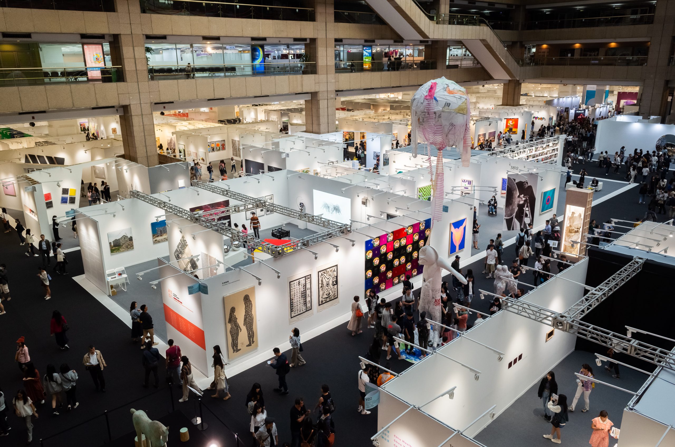 bespoke exhibition stands in london at an event